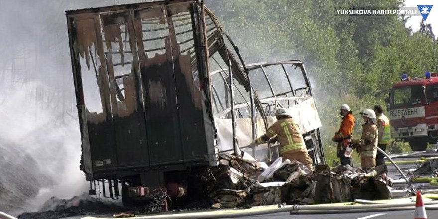 Almanya'da otobüs kazası: 31 kişinin durumu ağır