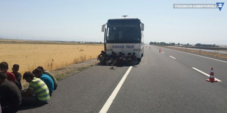 Ağrı’da yolcu otobüsünde 150 kaçak yakalandı