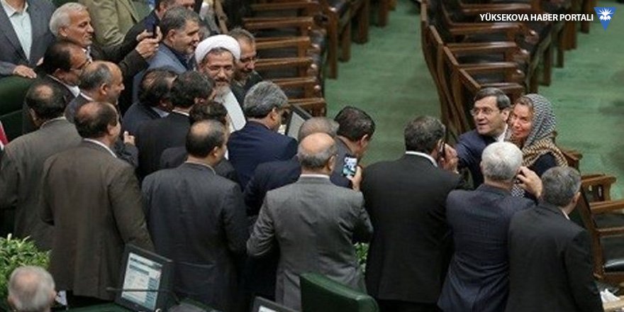 'AB selfiesi' İran'ı karıştırdı!