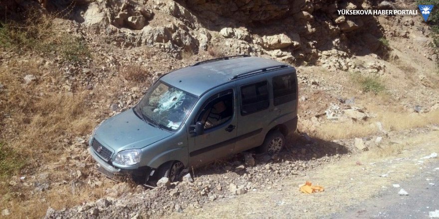 Hakkari’de trafik kazası 1 ölü, 4 yaralı