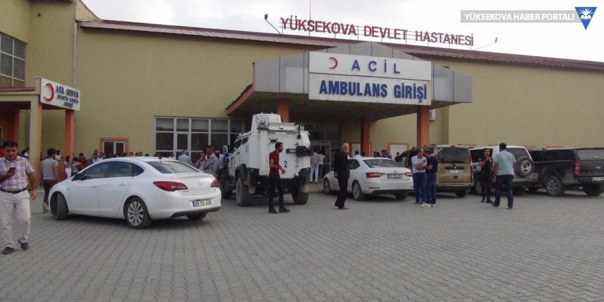 Yüksekova'da VEDAŞ aracına saldırı: 2 ölü