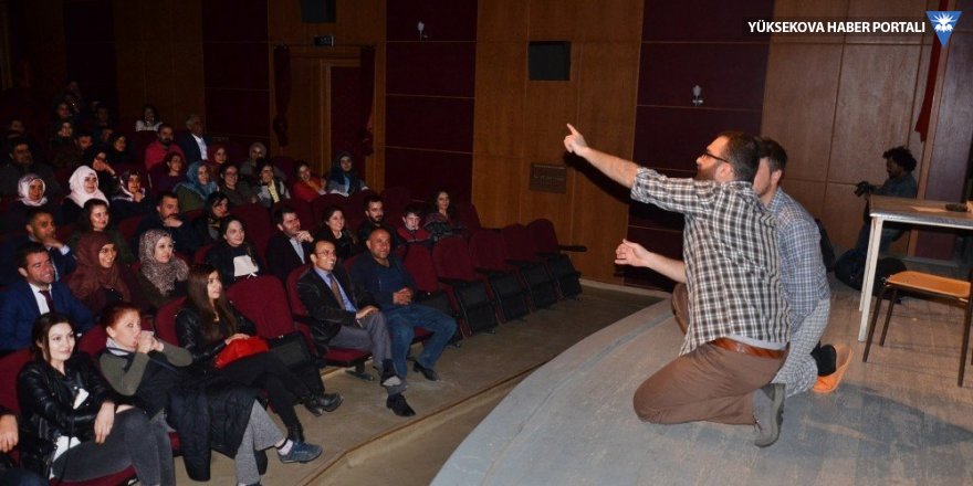 Yılmaz Erdoğan’ın yazdığı tiyatro oyunu Yüksekova’da sahnelendi