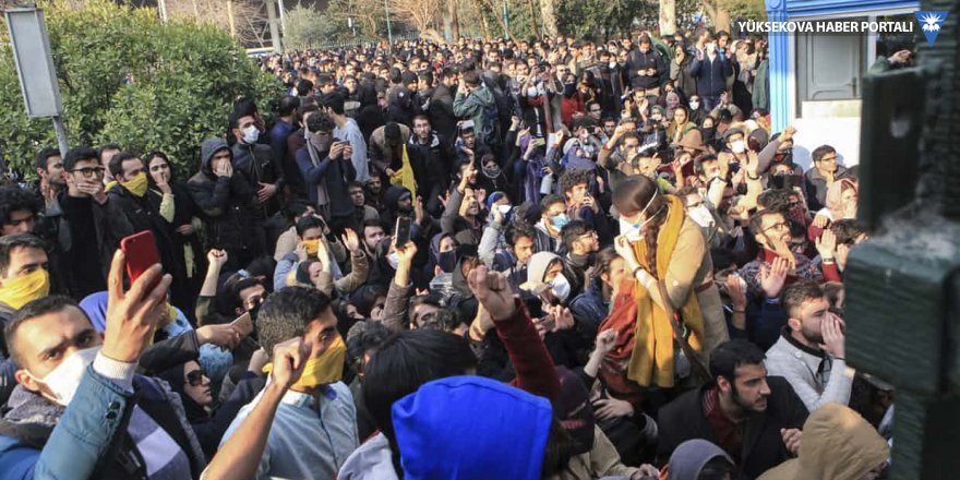 The Guardian: İran'da rejim değişikliği çok tehlikeli