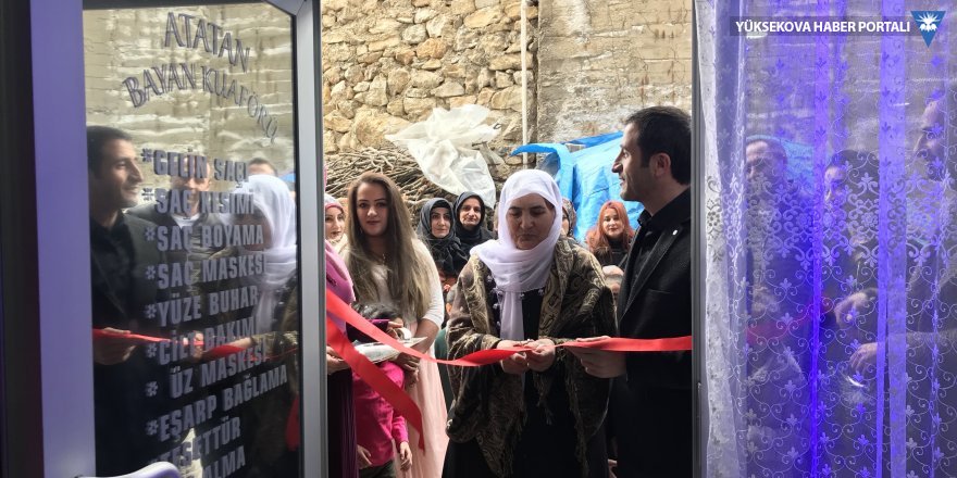 Şemdinli'de Atakan Bayan Kuaförü'nün açılışı yapıldı