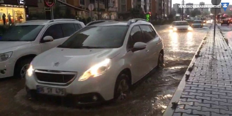 Diyarbakır’da yağış hayatı olumsuz etkiledi