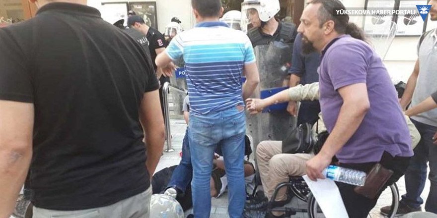 Kadıköy'de gözaltına alınan öğrenciler serbest bırakıldı