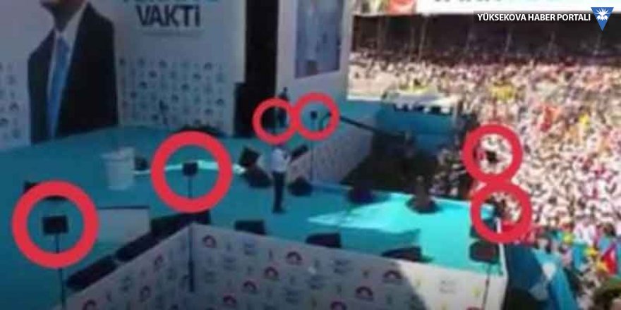 Ankara mitinginde 6 tane prompter kullandı