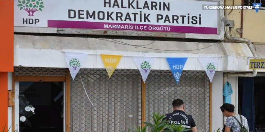 Marmaris'te HDP'ye taşlı saldırı