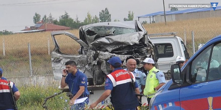 Feci trafik kazası: 5 kişi hayatını kaybetti
