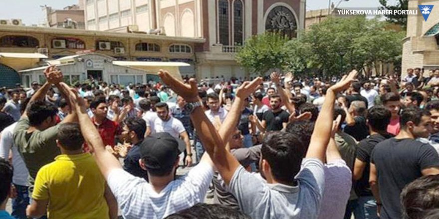 İran'da riyal protestosu: 'Çarşı' da sokakta!