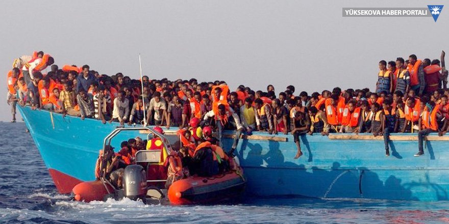 Libya açıklarında 100 göçmen boğuldu