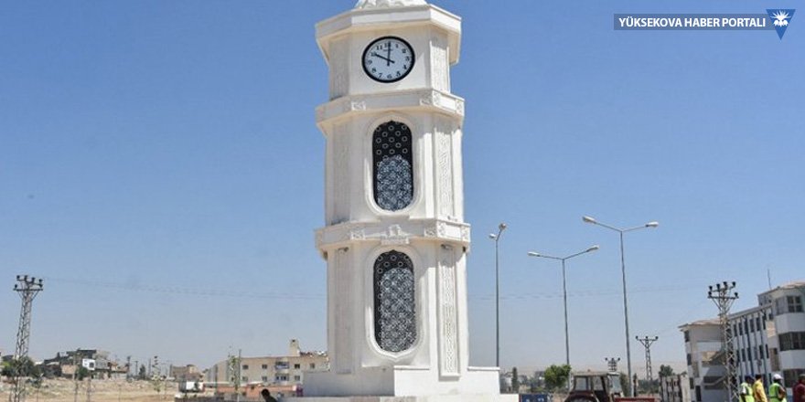 Nusaybin’de yıkılan Newroz Anıtı’nın yerine saat kulesi dikildi