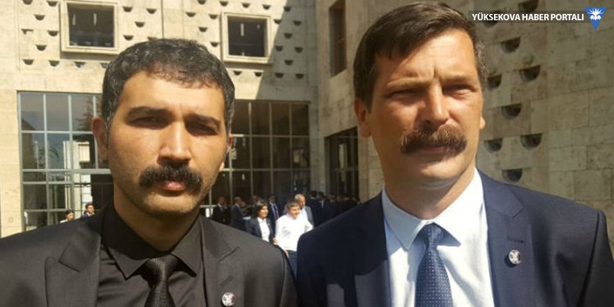 Meclis'te Behice Boran ve Mustafa Suphi rozeti