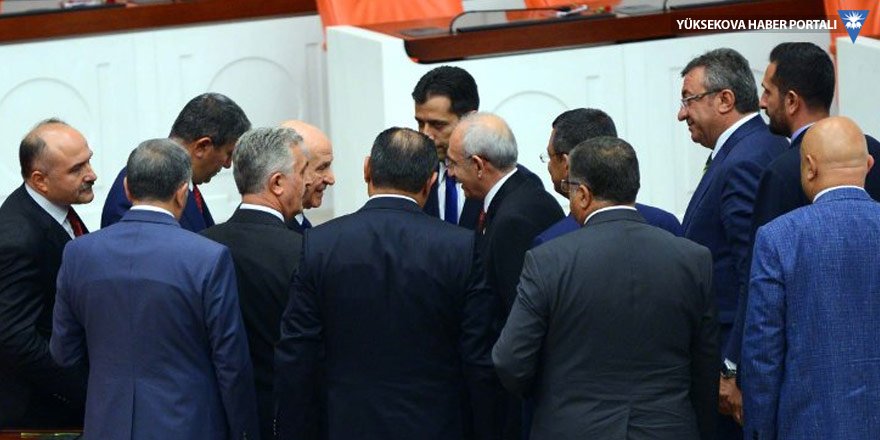Yeminde Kılıçdaroğlu: Bahçeli'den alkış aldı, HDP'ye doğru gitti...