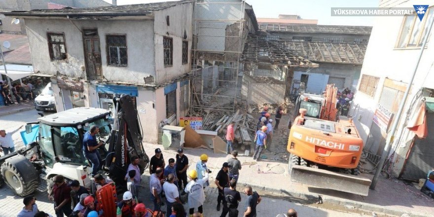Van'daki Tarihi Peynirciler Çarşısı'nda göçük: 1 ölü 4 yaralı