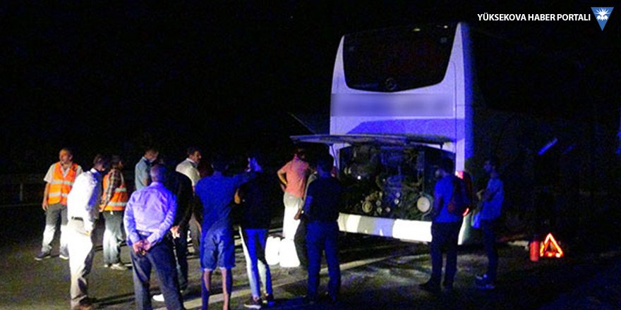 Van'dan Urfa'ya giden yolcu otobüsünde yangın paniği