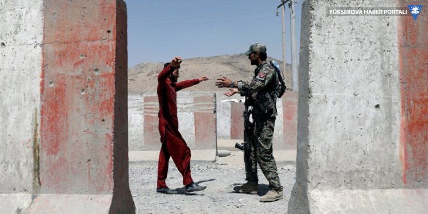 Taliban askeri üsse saldırdı: 44 ölü