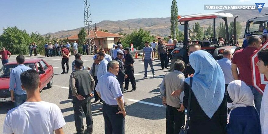 Çiftçiler Ankara-Çankırı yolunu trafiğe kapattı
