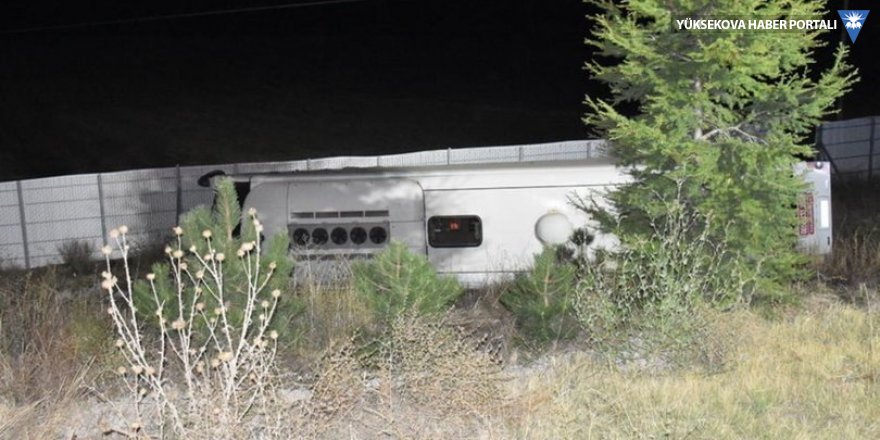 Afyonkarahisar’da otobüs kaza yaptı: 2 ölü, 30 yaralı