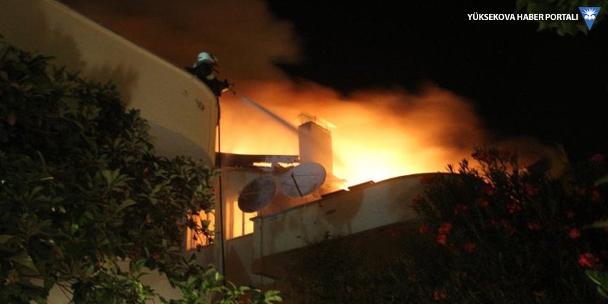Mangal ateşi dört evi yaktı