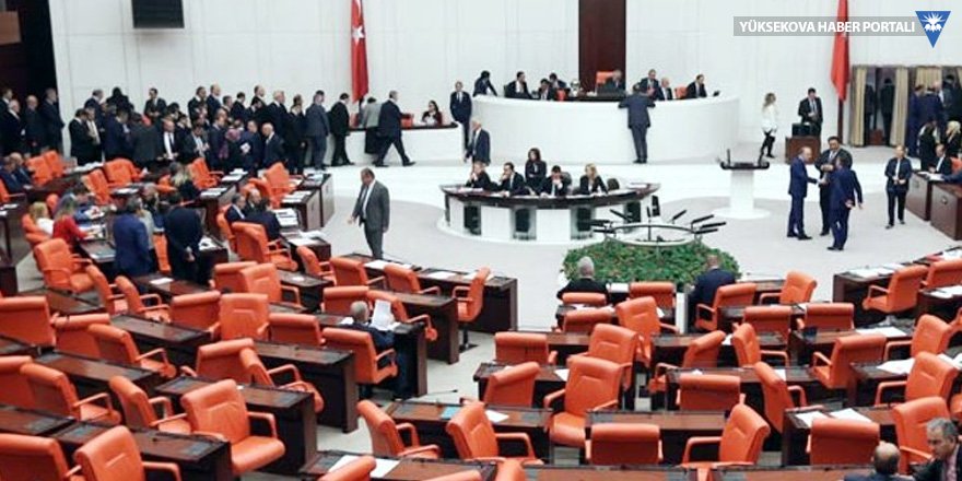 Meclis'te CHP ve MHP arasında arbede