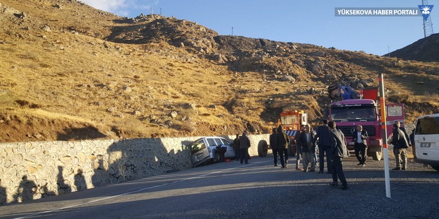 Şemdinli'de trafik kazası: 2'si ağır, 5 yaralı