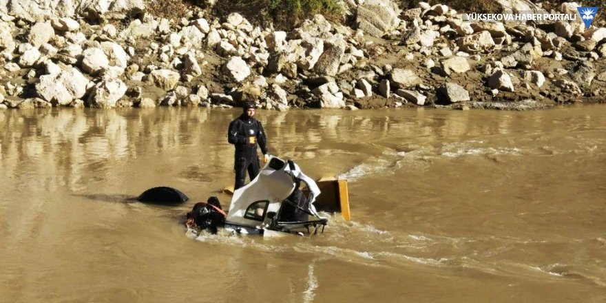 Diyarbakır'da kaza: Kamyon sürücüsünün cansız bedenine ulaşıldı