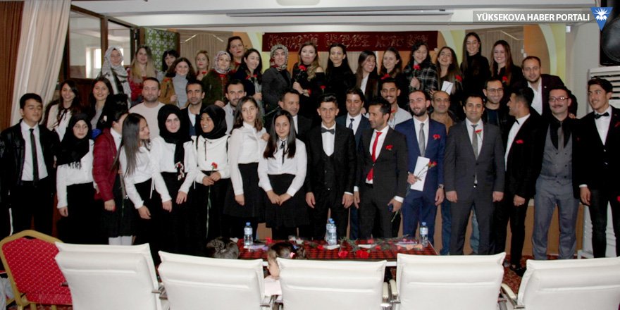 Şemdinli'de 'Öğretmenler Günü' kutlandı