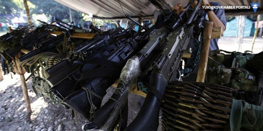 FARC'ın silahları parke taşı oldu