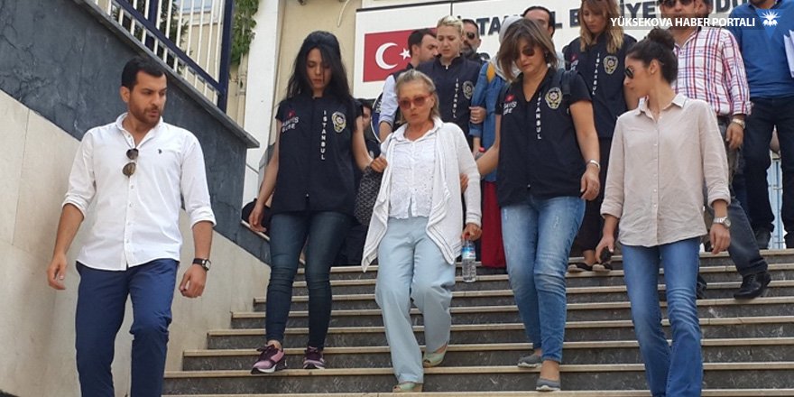 Nazlı Ilıcak'a Erdoğan'a hakaret gerekçesiyle 14 ay hapis