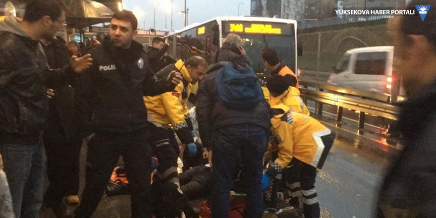 Metrobüsün çarptığı yolcu yaşamını yitirdi