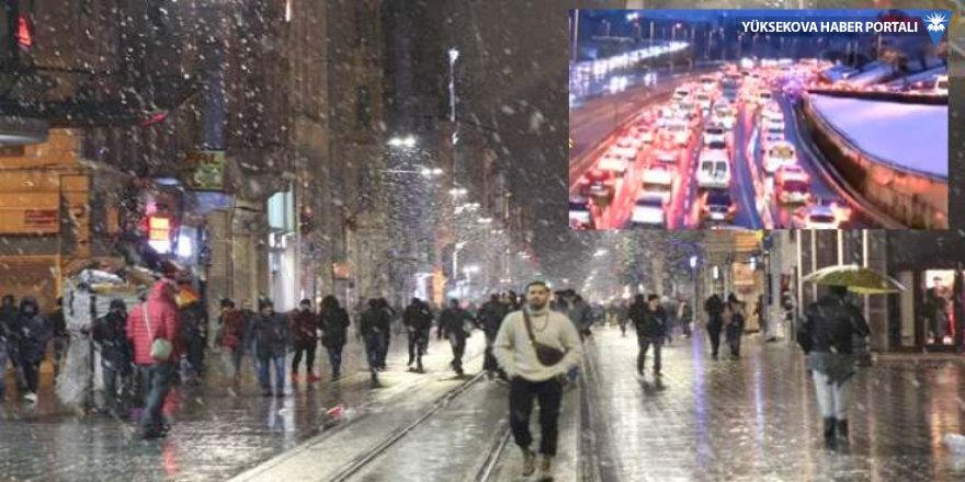 İstanbul'da kar başladı, trafik durdu