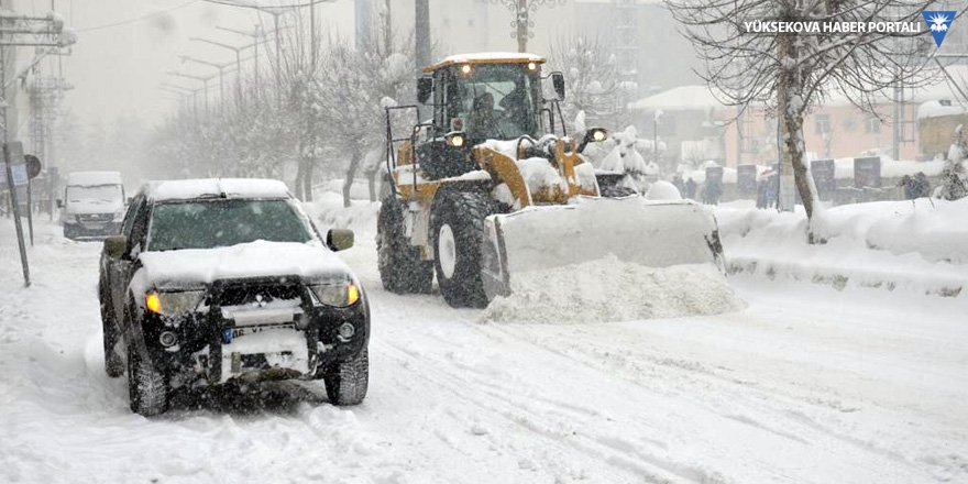 Yüksekova'da yoğun kar yağışı - 28-01-2019