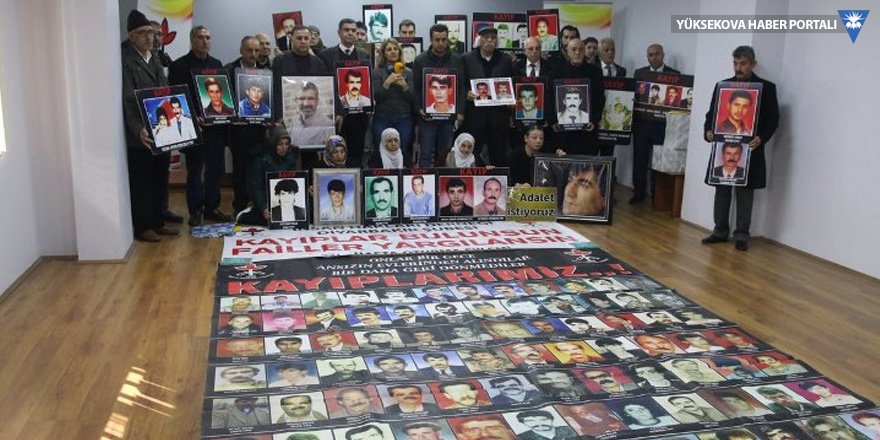 Kayıp yakınları Diyarbakır'da oturma eylemi yaptı
