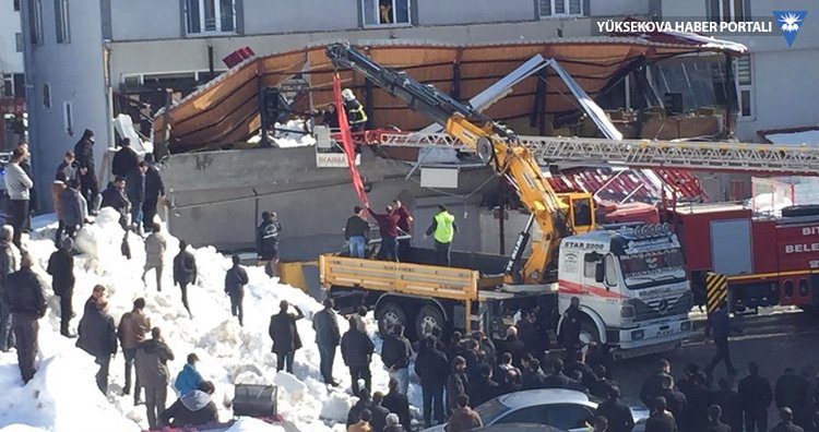 Bitlis'te kafenin teras çatısı çöktü: 1 ölü, 7 yaralı