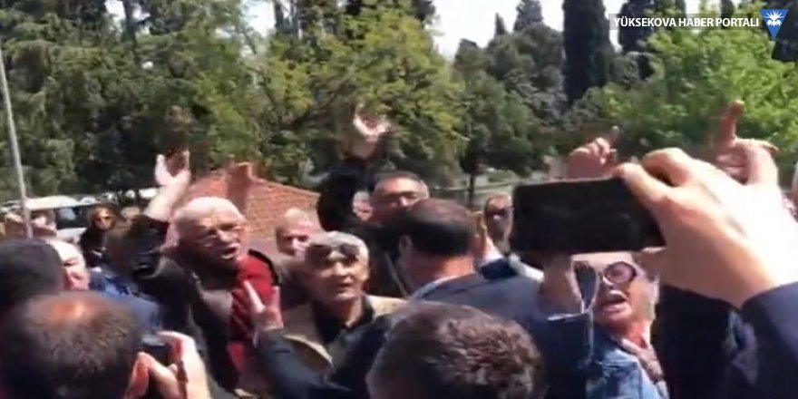İşkenceci Raci Tetik'in cenazesinde protesto