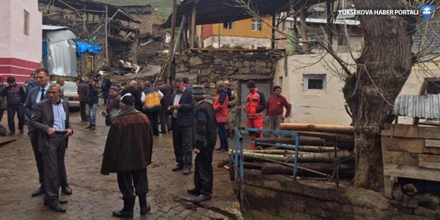 Erzurum'da bir ahırın çatısı çöktü: 2 ölü, 2 yaralı