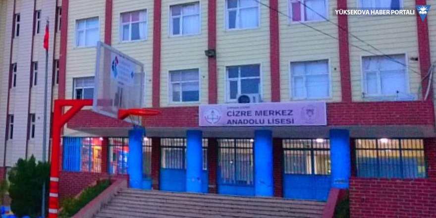 Cizre’de kız öğrencileri taciz ettiği iddiasıyla bir öğretmen açığa alındı