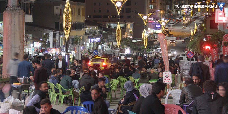 Şemdinli'de renkli ramazan geceleri
