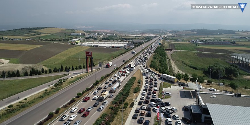 İstanbul-Bursa-İzmir yolunda trafik durma noktasında