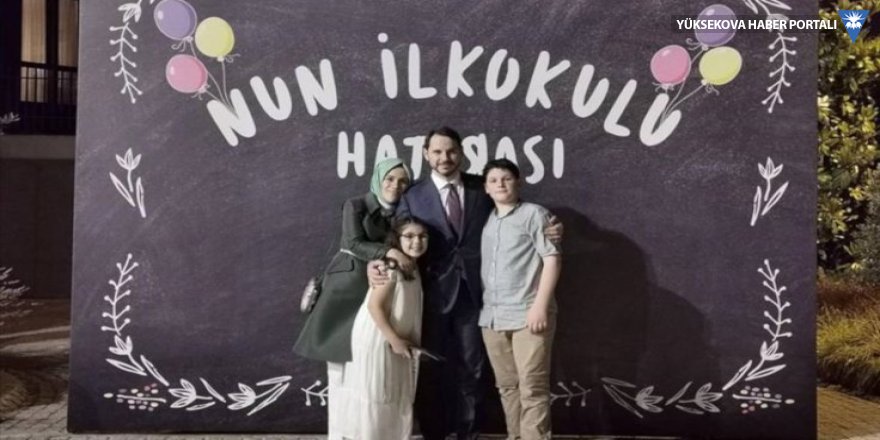 Bakan Berat Albayrak'tan aile fotoğrafı