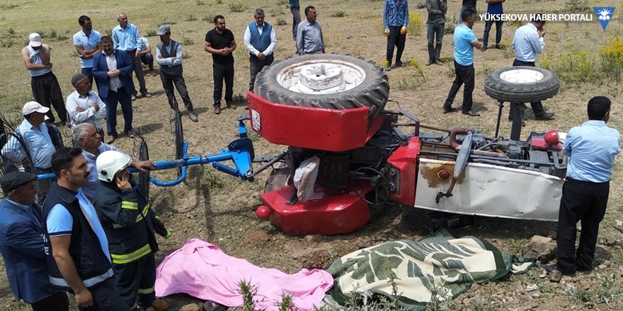 Özalp'te traktör devrildi: 2 ölü