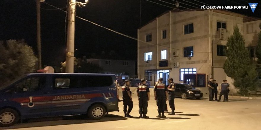 Denizli'de taciz iddiası: Mahalleli evi ateşe verdi