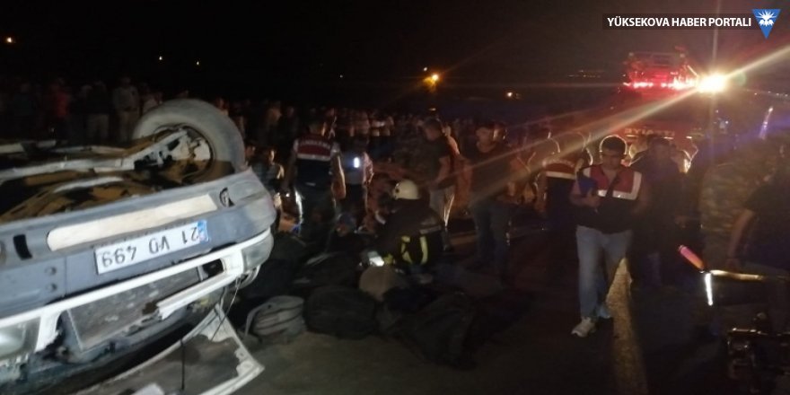 Van’da mültecileri taşıyan minibüs kaza yaptı: 43 yaralı