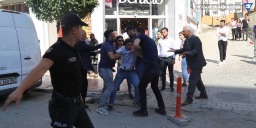 Van'da polis milletvekillere müdahale etti