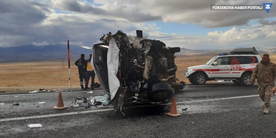 Van-Hakkari karayolunda kaza: 3 kişi öldü, 4 kişi yaralandı
