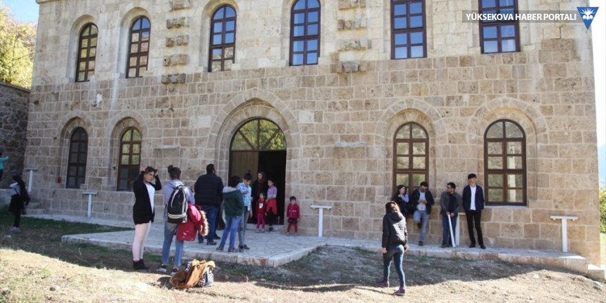 Öğrenciler, Şemdinli'deki tarihi yerleri gezdi