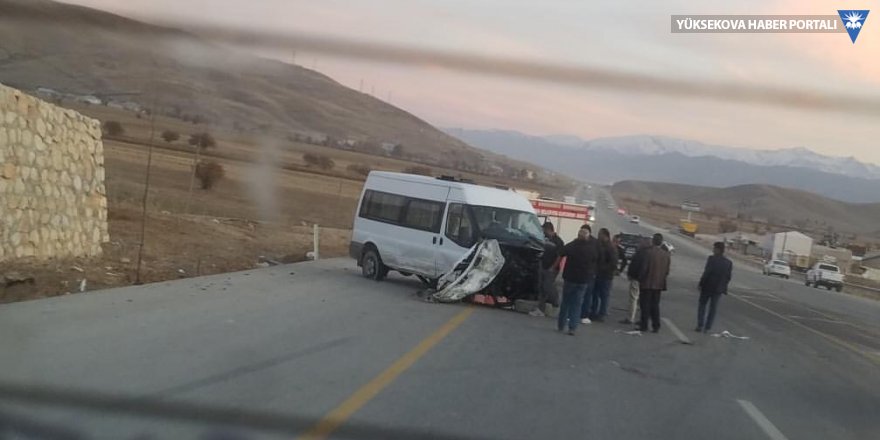 Yüksekova'da trafik kazası : 7 yaralı