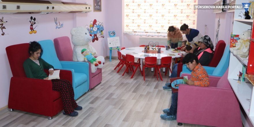 Yüksekova Devlet Hastanesi çocuk servisine kütüphane kuruldu