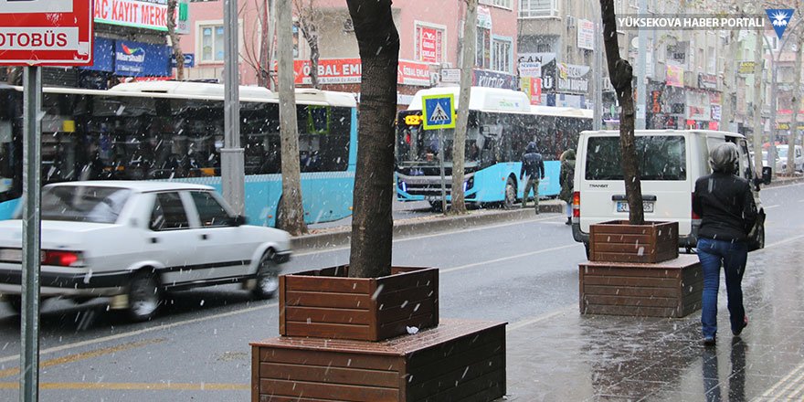 Diyarbakır’a kar yağdı